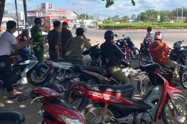 Đang chốt chặn nhiều tuyến đường truy bắt kẻ cướp ngân hàng ở Bình Dương