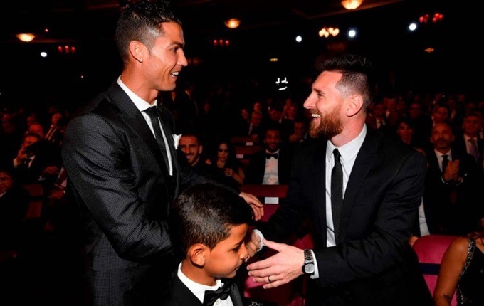 Ronaldo: 'Cùng thi đấu ở La Liga giúp tôi và Messi phát triển' - Ảnh 1.