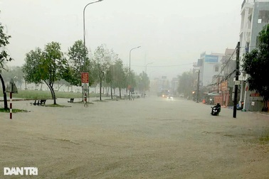 Mưa lũ miền Trung khiến 1 người chết, 6 người bị thương