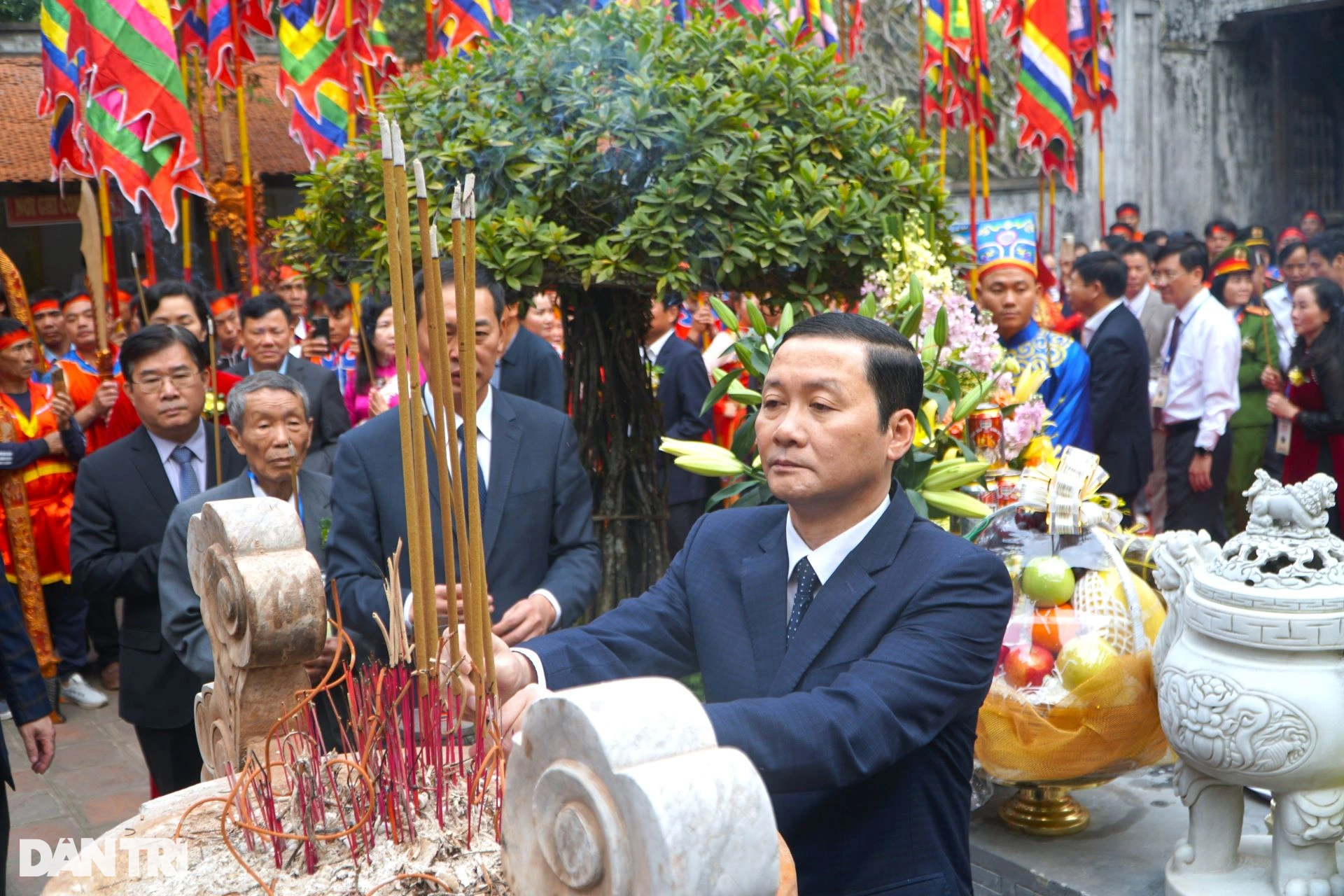 Hơn 300 người rước kiệu chạy vòng quanh tại lễ hội đền Bà Triệu - 12