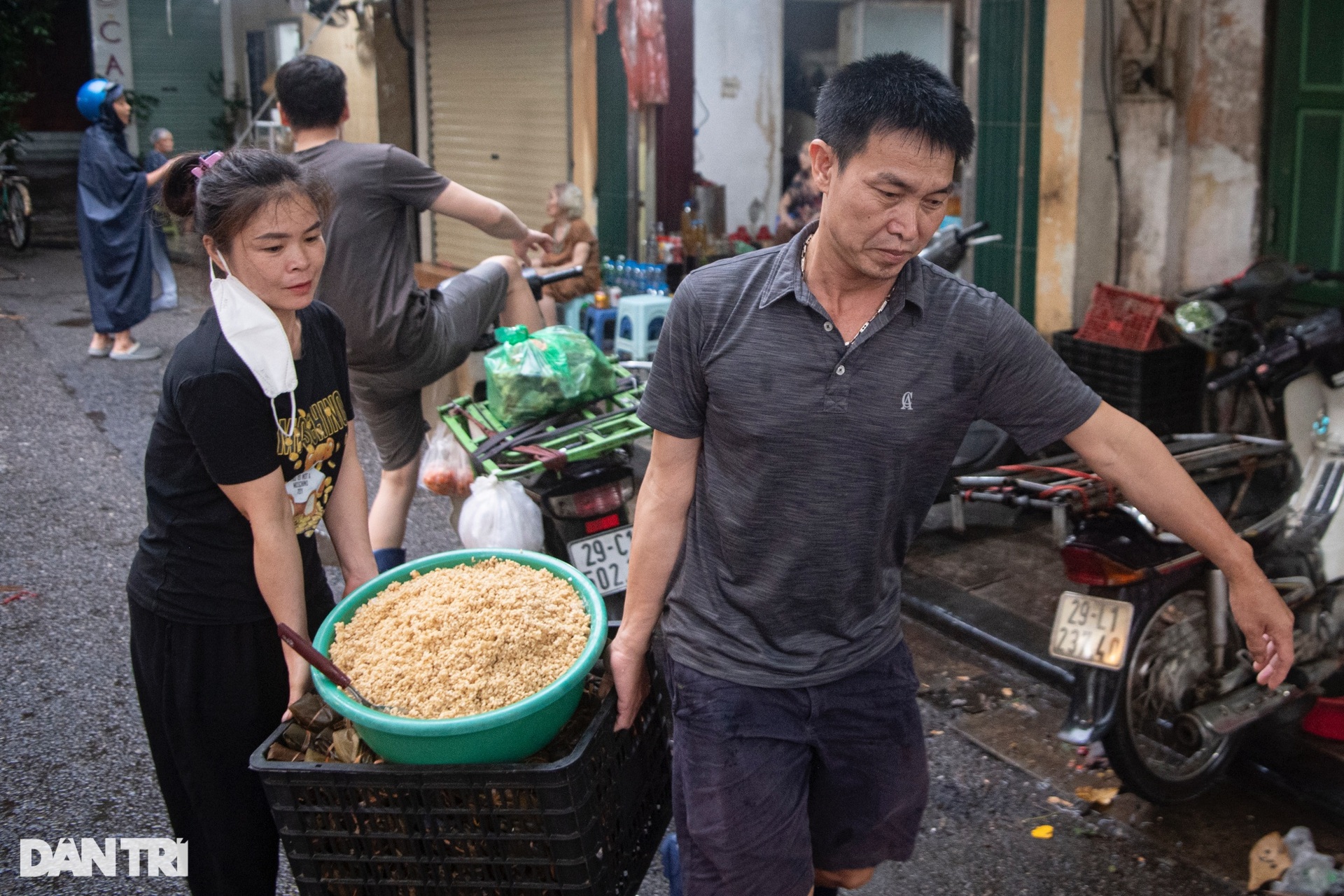Vắng vẻ lạ thường ở chợ nhà giàu khu phố cổ dịp Tết Đoan ngọ - 5 Vắng vẻ lạ thường ở chợ nhà giàu khu phố cổ dịp Tết Đoan ngọ - 5