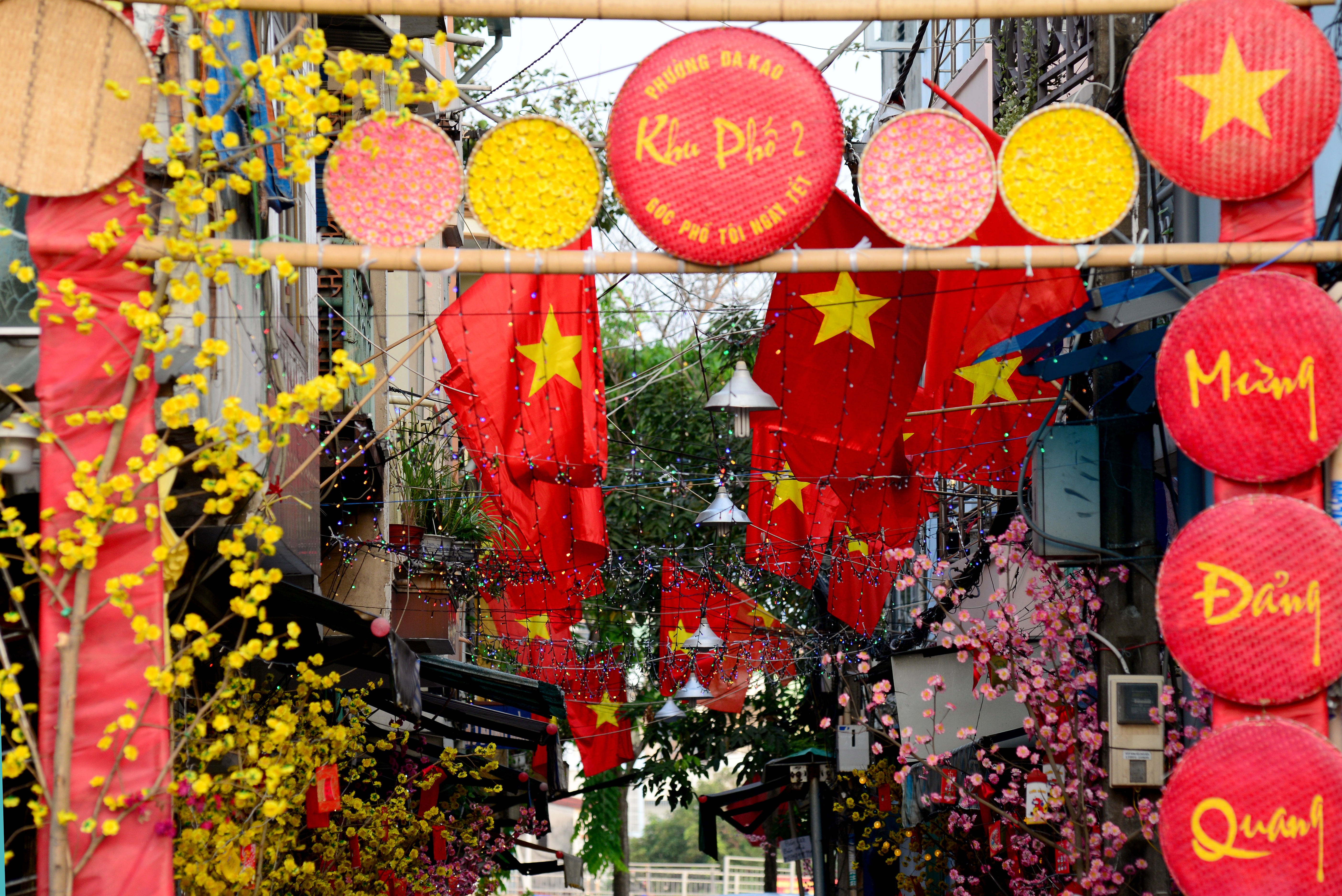 Thênh thang phố xá, Sài Gòn ngủ nướng sáng đầu năm - 4