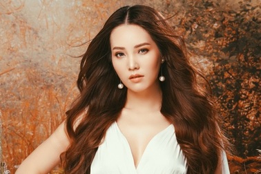 Năm mới, Á hậu Thụy Vân tiết lộ lý do vẫn trì hoãn sinh con thứ hai