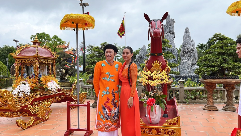 Đền thờ Tổ 100 tỷ đồng của Hoài Linh ra sao trong dịp giỗ Tổ sân khấu? - 4 Đền thờ Tổ 100 tỷ đồng của Hoài Linh ra sao trong dịp giỗ Tổ sân khấu? - 4