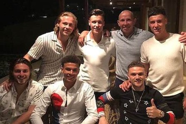 Ngôi sao đội tuyển Anh “quậy” tưng bừng trước khi tham dự World Cup 2018