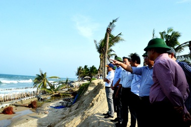 Đề xuất bơm cát để “cứu” bờ biển Cửa Đại