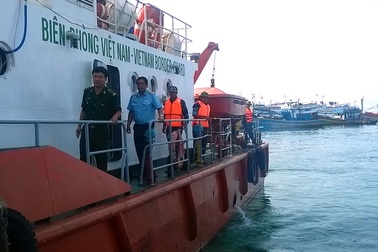 Đưa nhân chứng vụ máy bay rơi ra vùng biển nghi vấn