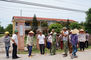 Phản đối sáp nhập trường, 230 học sinh nghỉ học