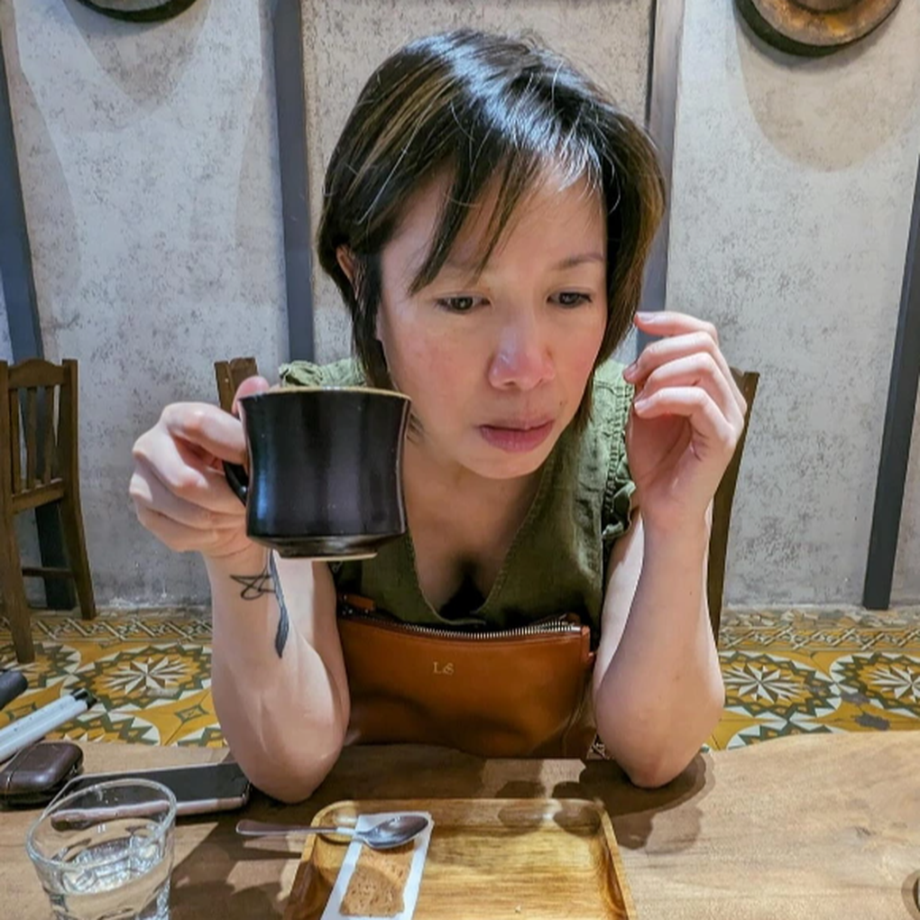 Đầu bếp Mỹ gốc Việt ăn quán bình dân, khen hết lời món ngon Hà Nội - 1 Đầu bếp Mỹ gốc Việt ăn quán bình dân, khen hết lời món ngon Hà Nội - 1