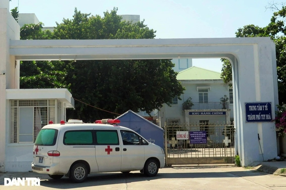 Phú Yên: Nhiều lần vận chuyển F0, một bác sĩ nhiễm SARS-CoV-2 - 2 Phú Yên: Nhiều lần vận chuyển F0, một bác sĩ nhiễm SARS-CoV-2 - 2