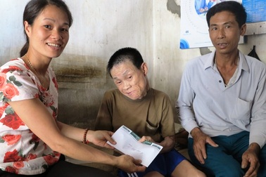 Hơn 37 triệu đồng đến với hai hoàn cảnh ở Nghệ An 