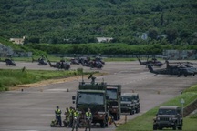 Trung Quốc trừng phạt 13 công ty quân sự Mỹ