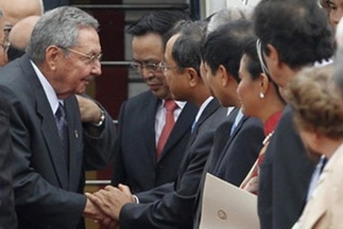 Chủ tịch Cuba Raul Castro Ruz tới thăm Việt Nam