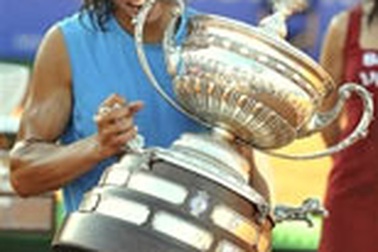 Nadal vẫn thống trị Barcelona Open