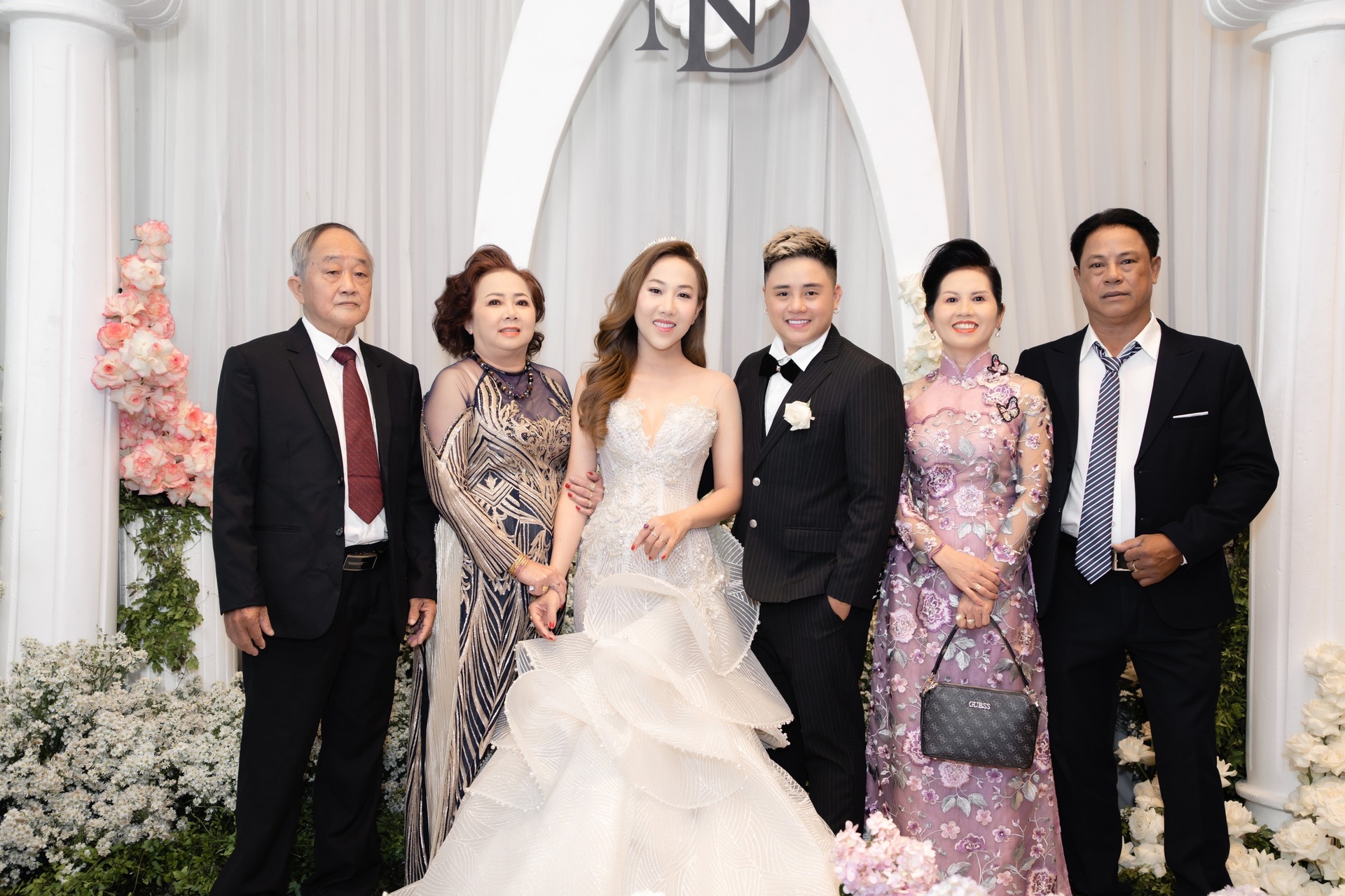 Chuyện tình lạ lùng của cặp đôi chồng là nữ, vợ là nam ở TPHCM - 5 Chuyện tình lạ lùng của cặp đôi chồng là nữ, vợ là nam ở TPHCM - 5