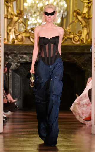 Thiết kế denim phá cách gây ấn tượng tại Tuần lễ thời trang Paris - 9 Thiết kế denim phá cách gây ấn tượng tại Tuần lễ thời trang Paris - 9