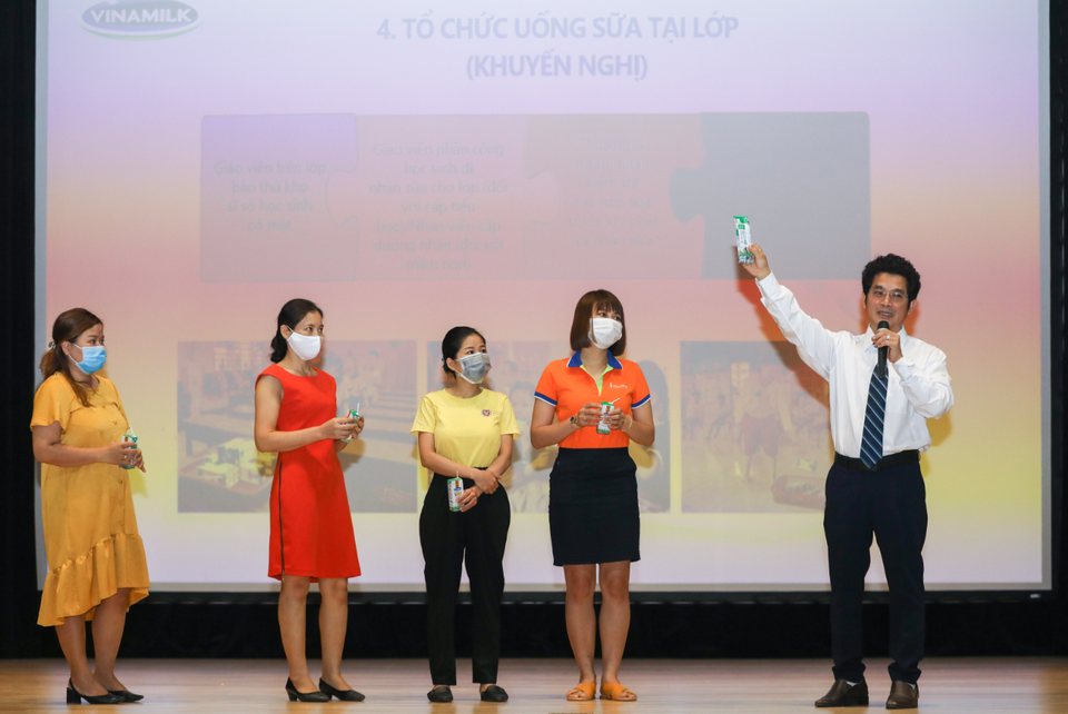 Chương trình sữa học đường TP.HCM mở rộng đến 24 quận, huyện - 3 Chương trình sữa học đường TP.HCM mở rộng đến 24 quận, huyện - 3