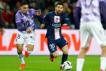 Messi tỏa sáng giúp PSG ngược dòng hạ gục Toulouse