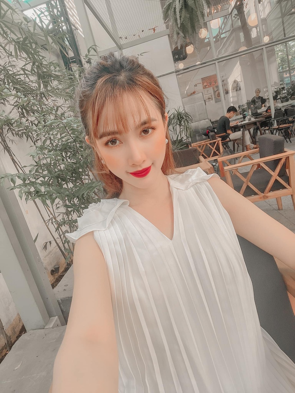 Soi nhan sắc hai người đẹp vào vai Thúy Kiều trên màn ảnh rộng - 14 Soi nhan sắc hai người đẹp vào vai Thúy Kiều trên màn ảnh rộng - 14