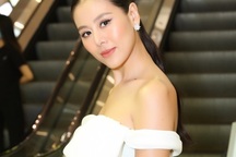 Nam Thư quyến rũ khi khoe vai trần