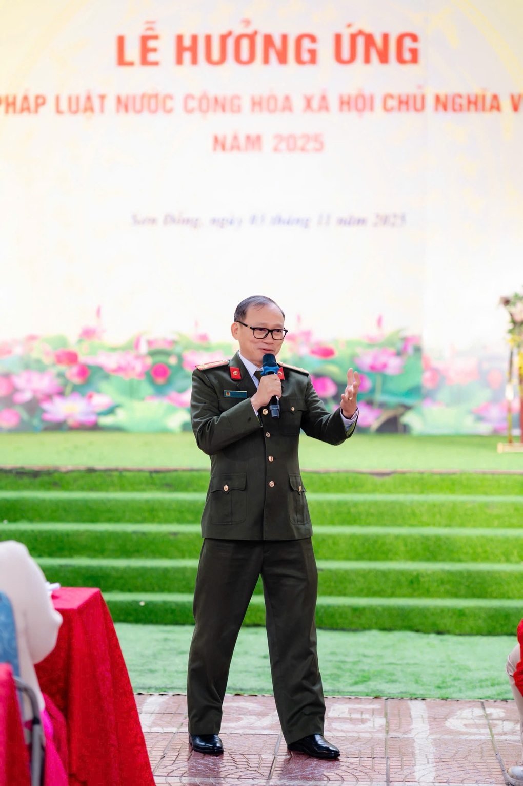 Tin giả mùa mưa lũ: Khi AI tạo nên những bức ảnh lũ “đẹp đến kinh hoàng” - 1 Tin giả mùa mưa lũ: Khi AI tạo nên những bức ảnh lũ “đẹp đến kinh hoàng” - 1