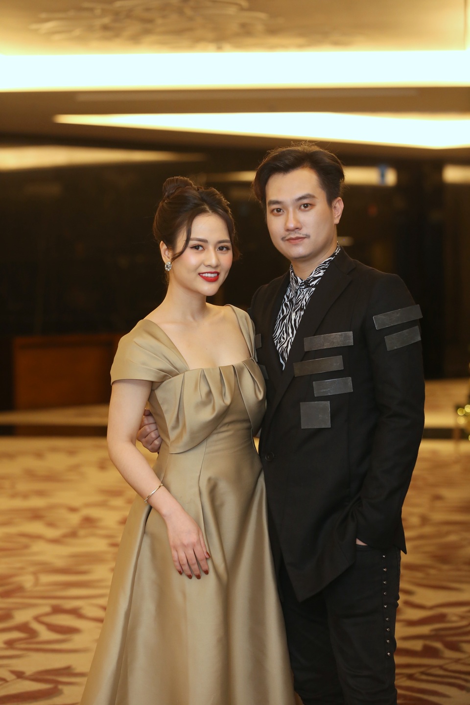 NSND Hoàng Dũng gặp sự cố về sức khỏe, không thể đi lại bình thường - 4 NSND Hoàng Dũng gặp sự cố về sức khỏe, không thể đi lại bình thường - 4
