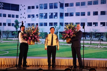 Công bố chương trình học bổng bậc Trung học Quốc tế cho năm học 2015 - 2016