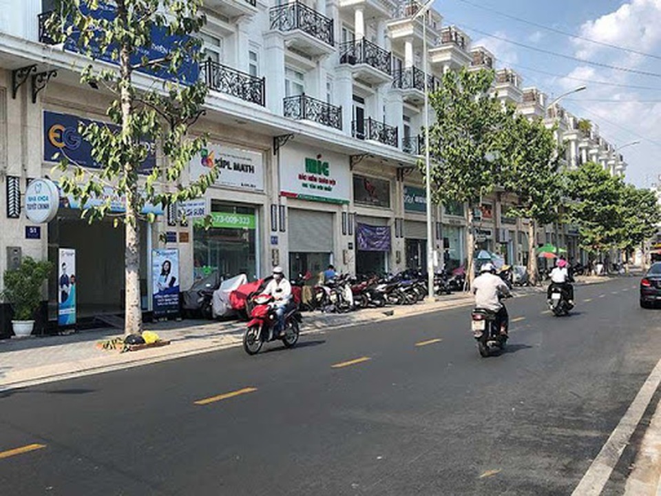 Dịch Covid-19 khiến nhà đầu tư shophouse vỡ mộng, chật vật tìm khách thuê - 1 Dịch Covid-19 khiến nhà đầu tư shophouse vỡ mộng, chật vật tìm khách thuê - 1
