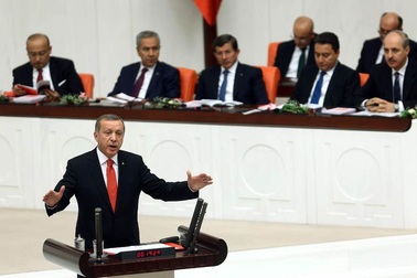 Thổ Nhĩ Kỳ: Thả hàng tấn bom xuống IS chỉ là giải pháp tạm thời