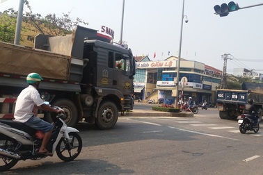 Nỗi ám ảnh mang tên “hung thần” xe ben