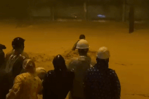 Chăng dây thừng cứu người trong dòng lũ cuốn giữa đêm ở Đà Nẵng