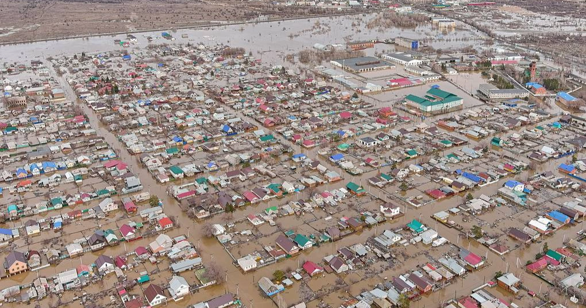 View - Sông ở Nga vỡ đập liên tiếp, 6.600 ngôi nhà ngập lụt | Báo Dân trí