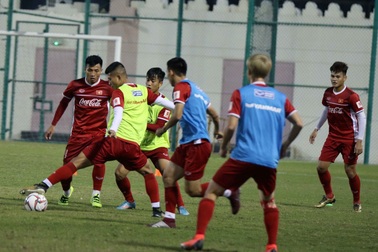 Đội tuyển Việt Nam rèn miếng đánh trong buổi tập đầu tiên ở Qatar