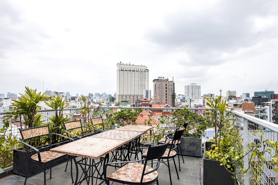 Hai anh em ở Sài Gòn xây biệt thự, lên mỗi tầng như đi du lịch một quốc gia - 14