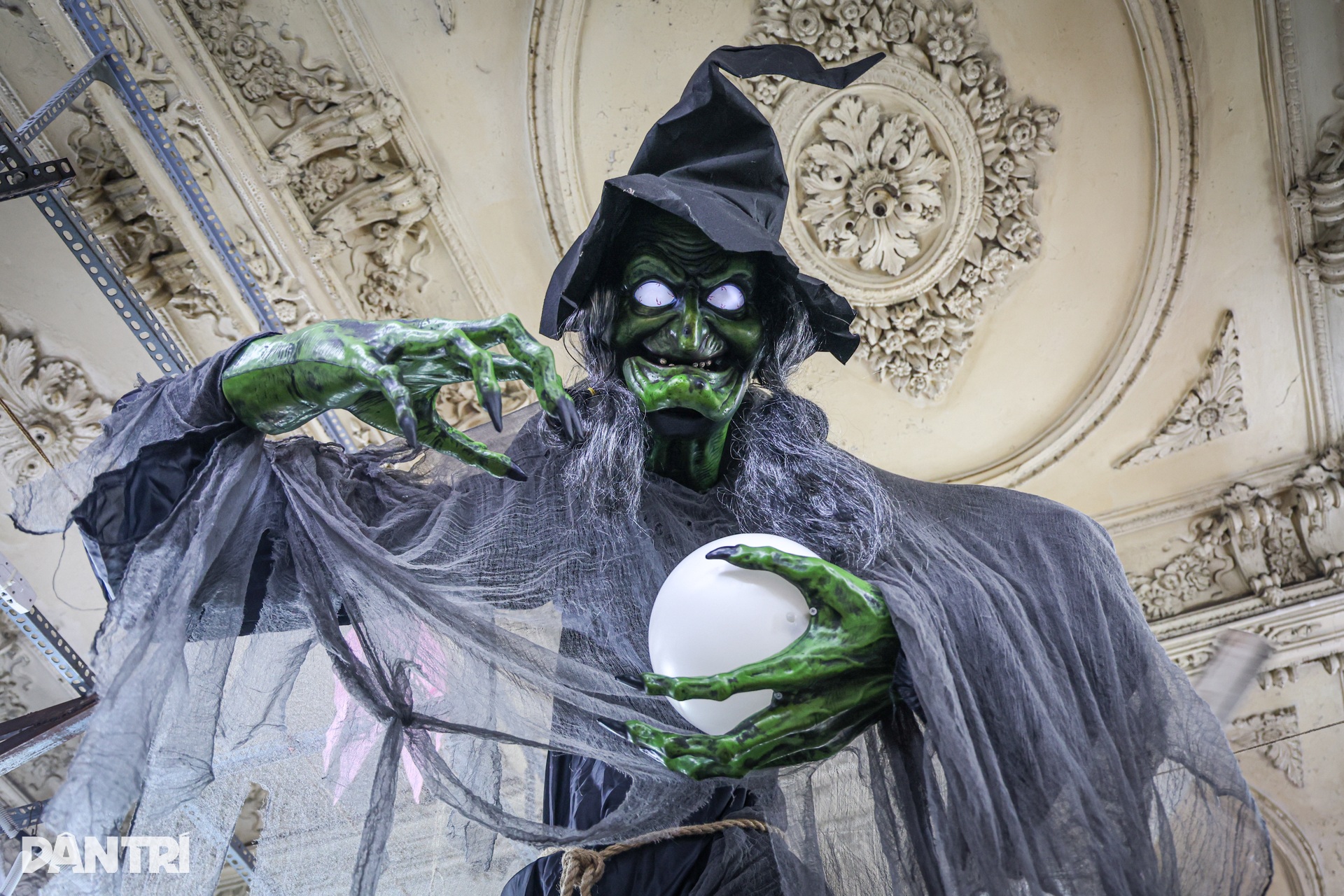 Phố Halloween giữa lòng TPHCM: Đèn vẫn sáng, khách chẳng về - 6 Phố Halloween giữa lòng TPHCM: Đèn vẫn sáng, khách chẳng về - 6