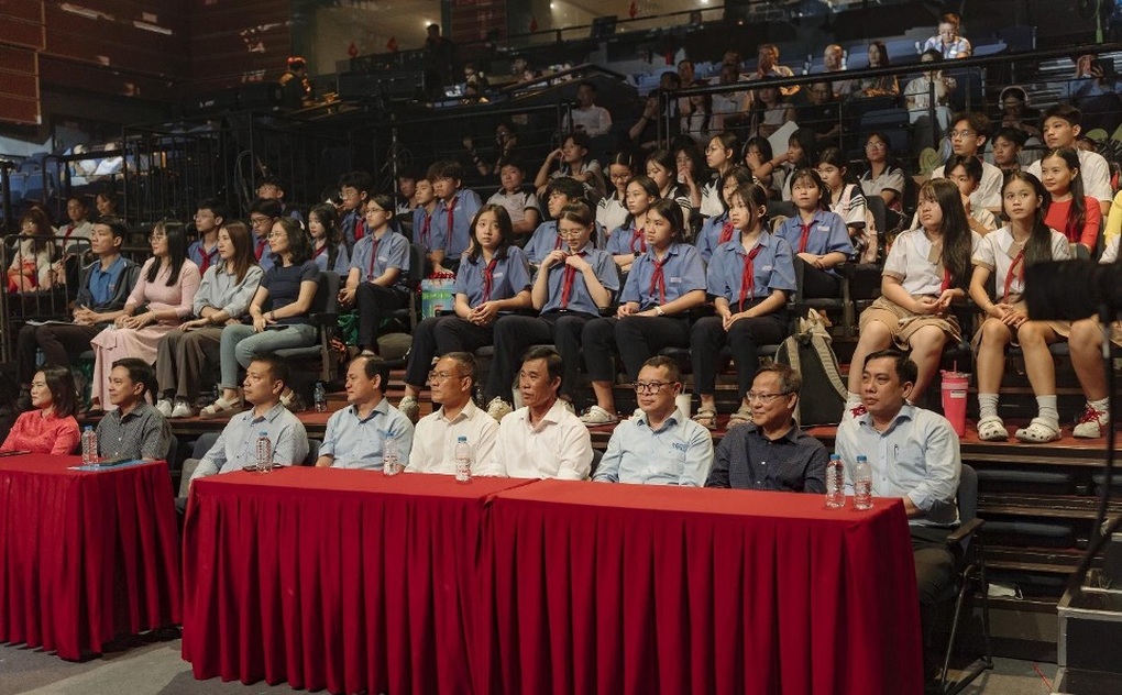 Trường THCS Nguyễn Văn Luông (TPHCM) đạt giải nhất gameshow truyền hình Kilowatt - 3 Trường THCS Nguyễn Văn Luông (TPHCM) đạt giải nhất gameshow truyền hình Kilowatt - 3