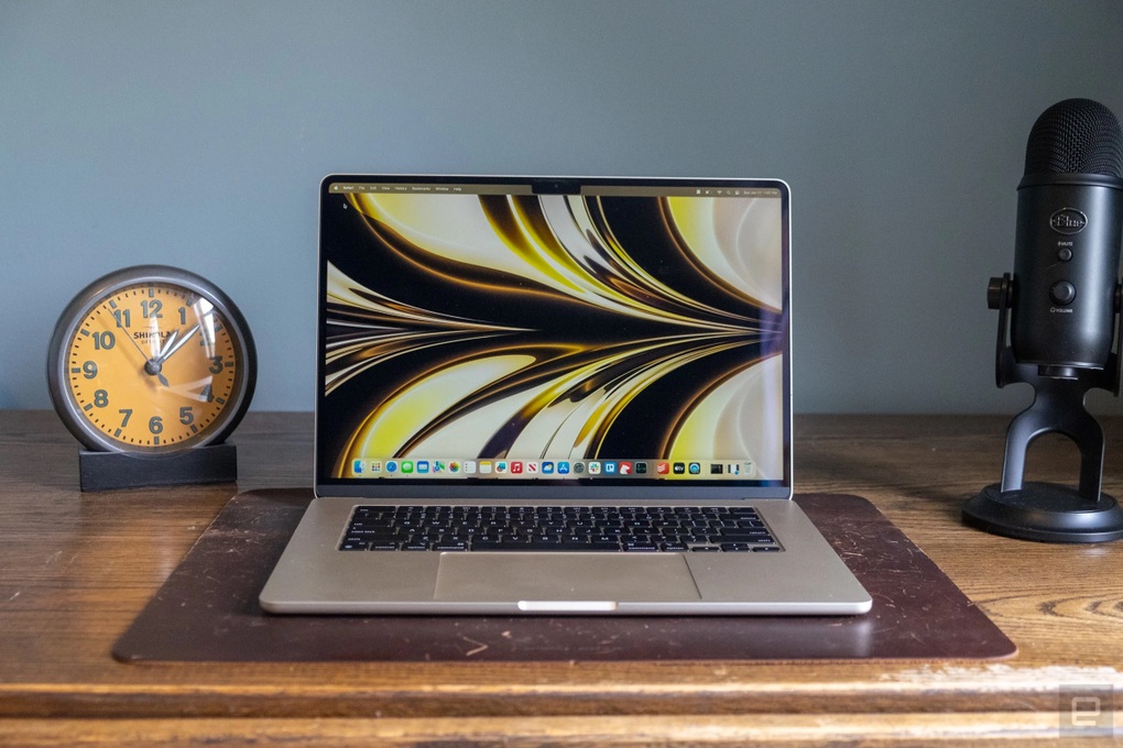 MacBook Air 15 inch giảm giá ngay khi lên kệ tại Việt Nam - 1 MacBook Air 15 inch giảm giá ngay khi lên kệ tại Việt Nam - 1