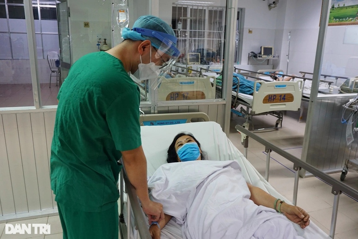 Giao thừa căng mình ở bệnh viện và niềm vui vỡ òa khi cấp cứu thành công - 7 Giao thừa căng mình ở bệnh viện và niềm vui vỡ òa khi cấp cứu thành công - 7