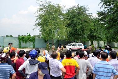 Vụ tài xế chết trong xe taxi: Nghi vấn tự tử