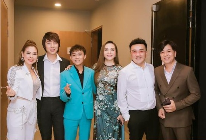 Ngọc Sơn cho biết liveshow của mình không có bất kỳ “khách mời” nào, bởi những nghệ sĩ góp mặt trong cả 2 đêm nhạc đều là những người anh em thân thiết hơn 30 năm