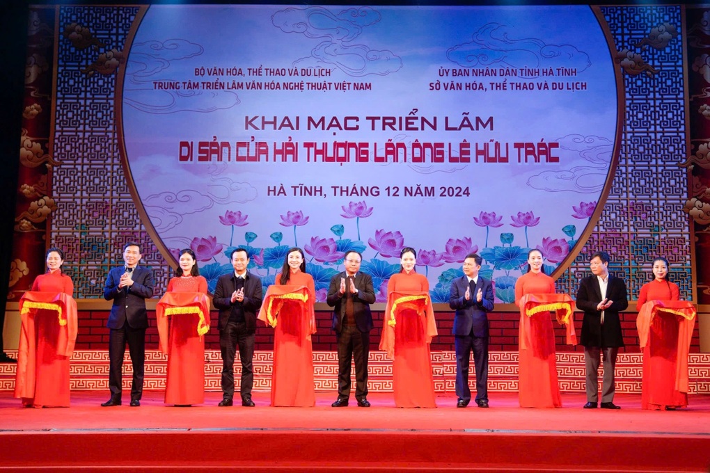 Trưng bày hàng trăm tài liệu, hiện vật quý về Đại danh y Hải Thượng Lãn Ông - 1 Trưng bày hàng trăm tài liệu, hiện vật quý về Đại danh y Hải Thượng Lãn Ông - 1