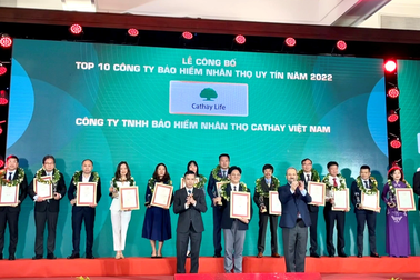Cathay Life Viet Nam nhận giải "Top 10 Công ty bảo hiểm nhân thọ uy tín 2022"