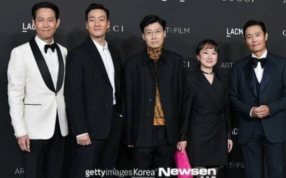 Lee Jung Jae của Trò chơi con mực đẹp đôi bên bạn gái tài phiệt tại Mỹ - 3 Lee Jung Jae của Trò chơi con mực đẹp đôi bên bạn gái tài phiệt tại Mỹ - 3