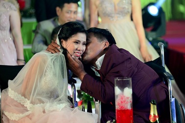 Xúc động lễ cưới tập thể cho 40 cặp đôi khuyết tật ở Sài Gòn