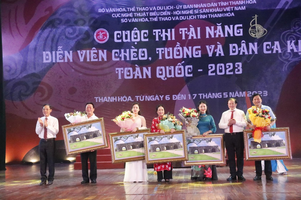 Khai mạc cuộc thi Tài năng diễn viên Chèo, Tuồng và Dân ca kịch toàn quốc - 3 Khai mạc cuộc thi Tài năng diễn viên Chèo, Tuồng và Dân ca kịch toàn quốc - 3