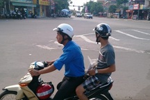 Đội nắng đưa đón sĩ tử miễn phí