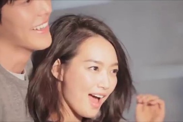 KIm Woo Bin đẹp đôi bên "đàn chị" Shin Min Ah