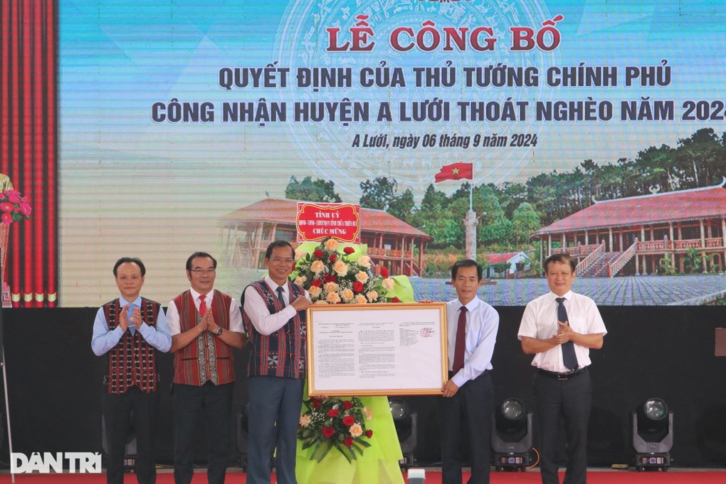 Thủ tướng công nhận huyện khó khăn bậc nhất cả nước thoát nghèo - 1 Thủ tướng công nhận huyện khó khăn bậc nhất cả nước thoát nghèo - 1