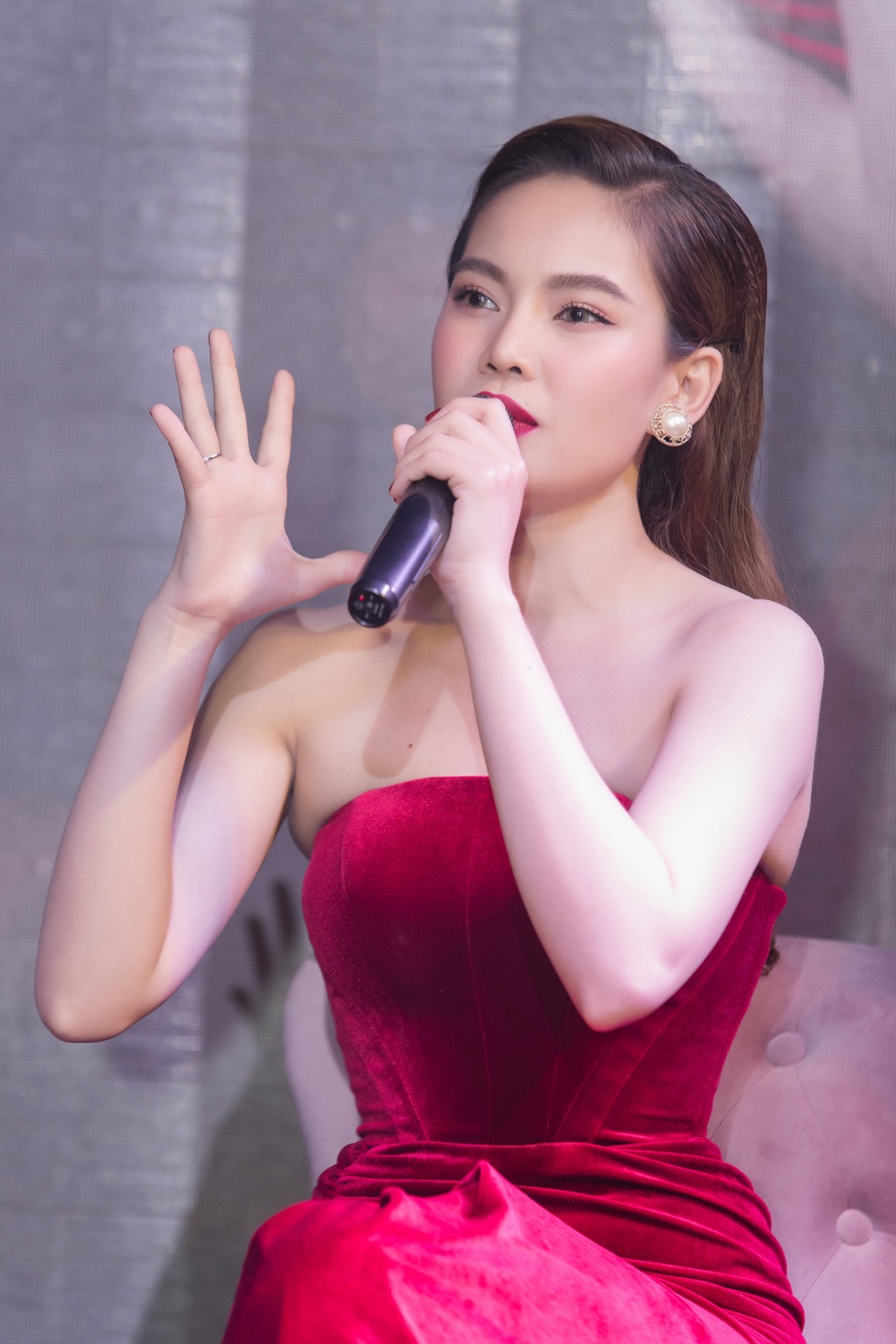 Chồng Giang Hồng Ngọc khiến Việt Anh stress khi nhờ vả giúp vợ - 4 Chồng Giang Hồng Ngọc khiến Việt Anh stress khi nhờ vả giúp vợ - 4