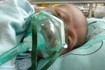 Tiếng khóc xé lòng của bé 8 tháng tuổi bị bệnh tật bủa vây